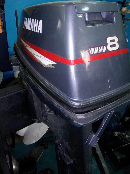 Купить ямаха 30 2 х. Yamaha 8 2-х тактный. Лодочный мотор Yamaha 8. Шильдик Ямаха 9.9 2т. Yamaha 30 2-х тактный.